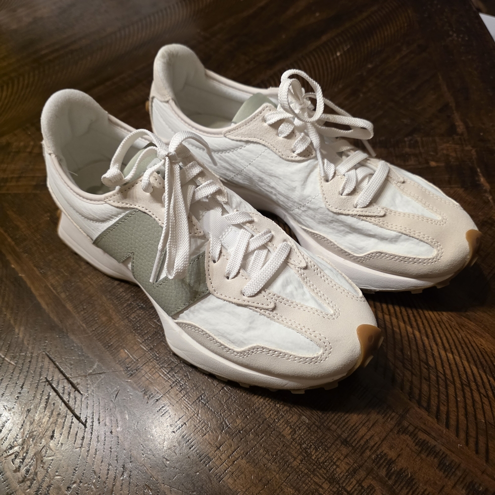 Women's New Balance 327